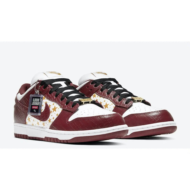 Supreme x Nike SB Dunk Low 'Stars Barkroot'